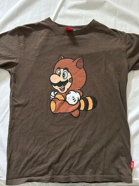 Nintendo Mario Graphic Men’s Short Sleeve Tee